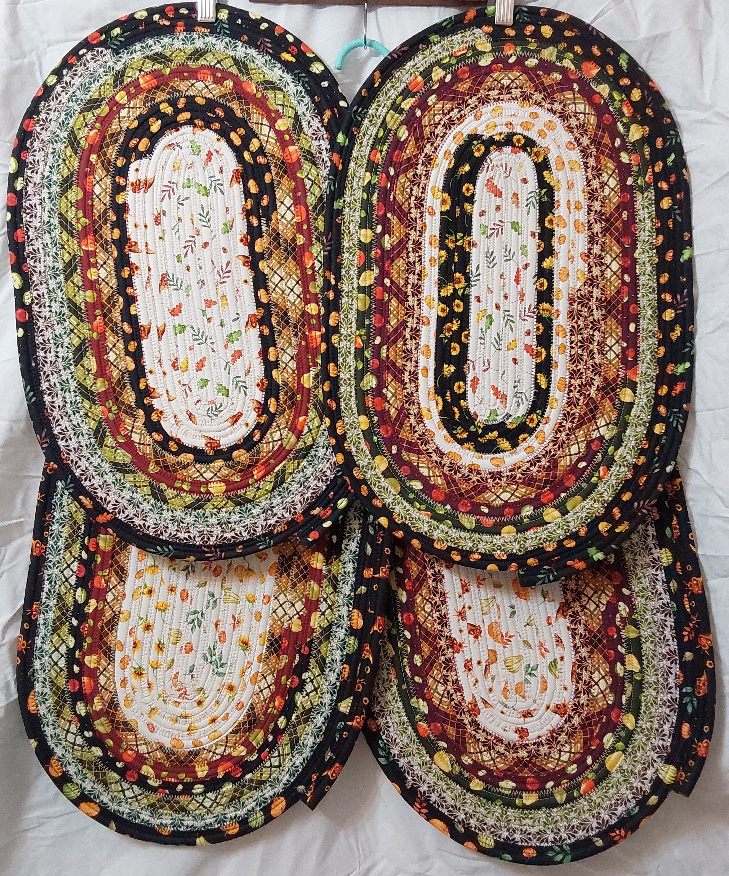 Set of 4 Jelly Roll Oval Placemats